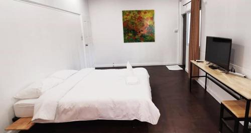 This is the image of the GO INN Thapae #4