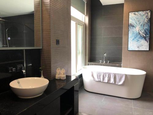 This is the image of the Elegance Hotel Suqian #1
