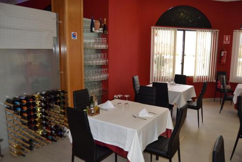 This is the image of the Hotel Restaurante La Sombra Del Olivo #1