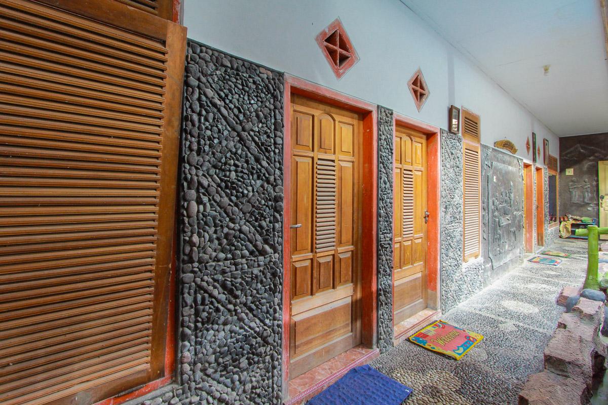 This is the image of the SPOT ON 2211 Rumah Singgah 007wijaya #4