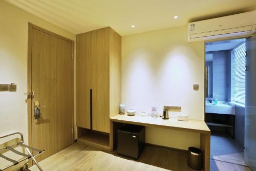 This is the image of the Cozi Cottage (Shanghai International Tourism Resort) #2