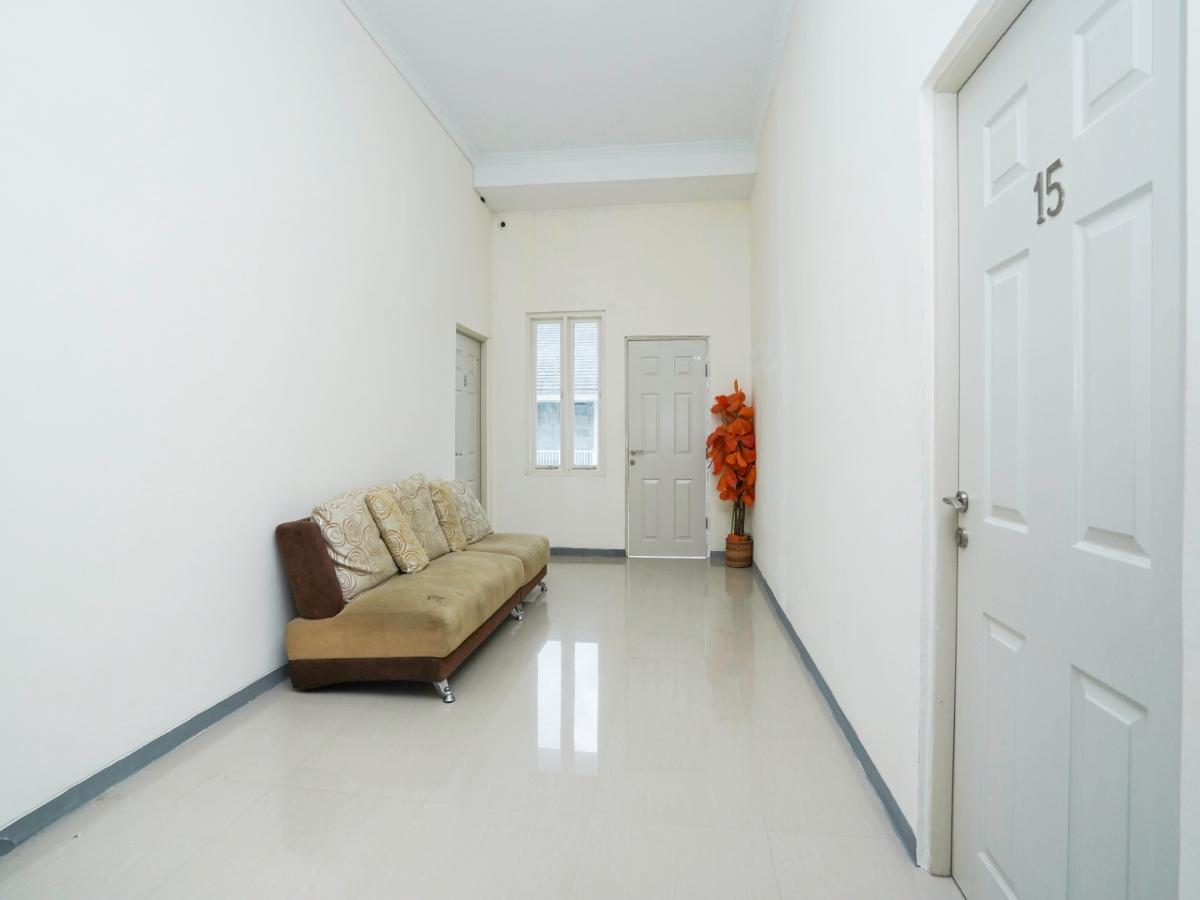 This is the image of the OYO 2968 Cahaya Residence Surabaya #4