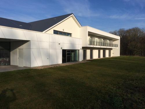 This is the image of the Hotel - Restaurant La Claire Foret #3