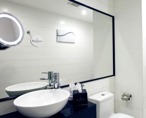 This is the image of the Business Inn Olaya Hotel #3