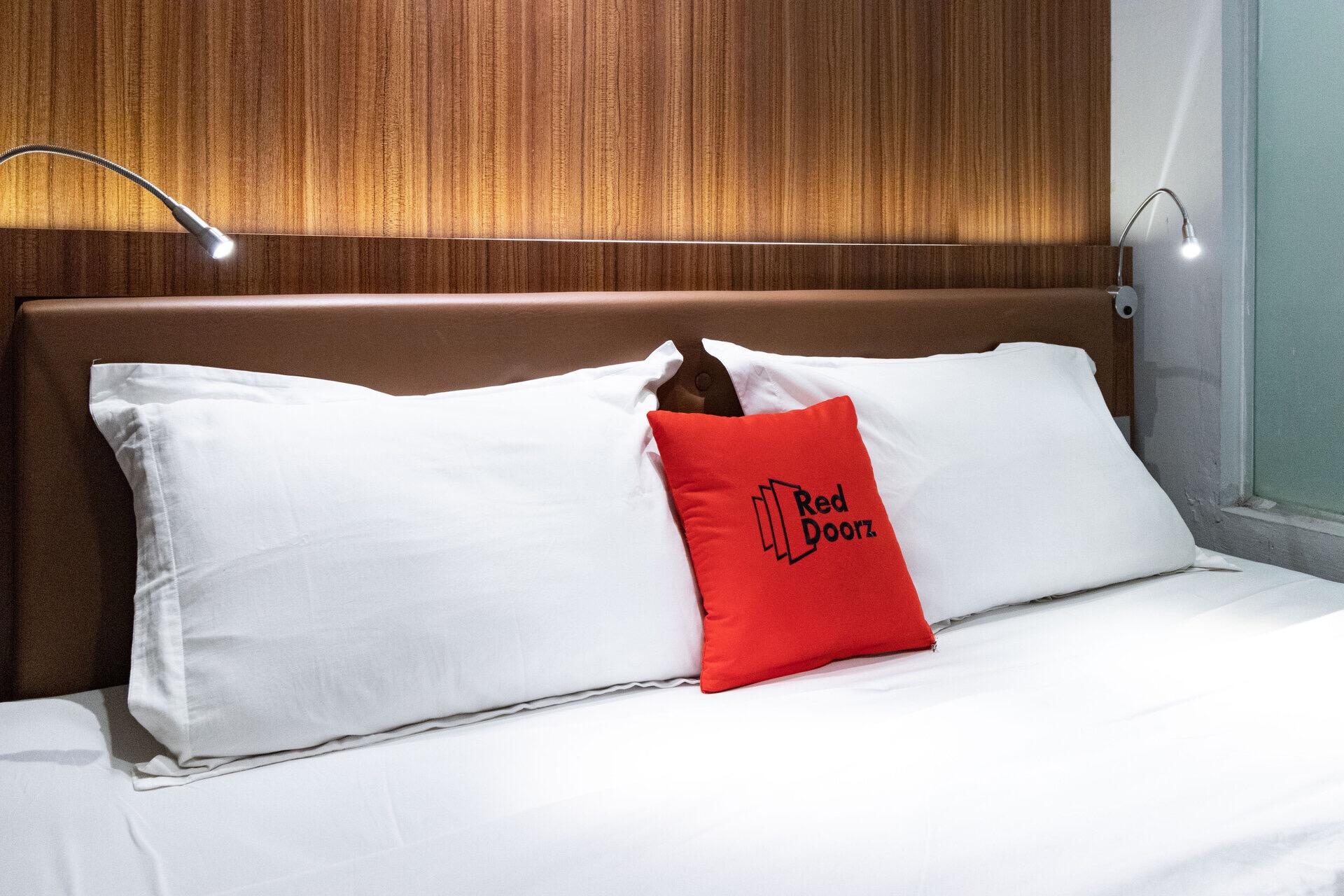 This is the image of the RedDoorz Premium near Centre Point Mall Medan #5
