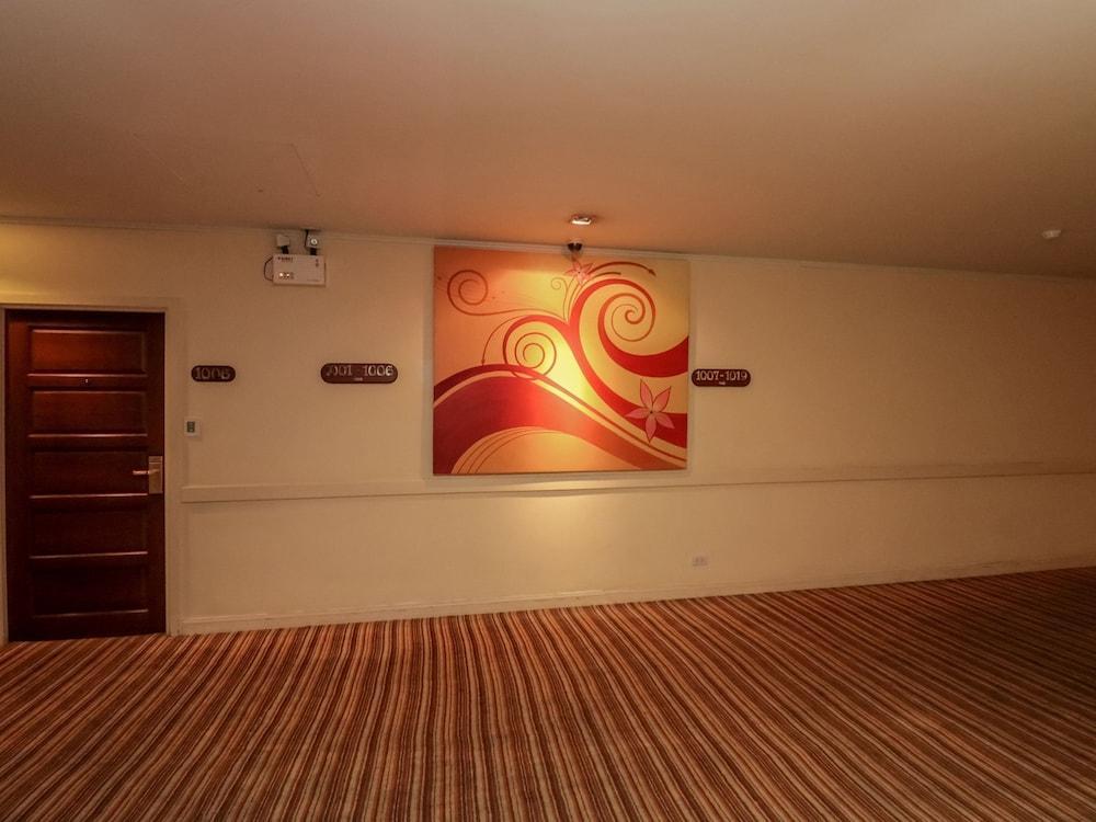 This is the image of the NIDA Rooms Triple 1 DinDaeng Downtown #5