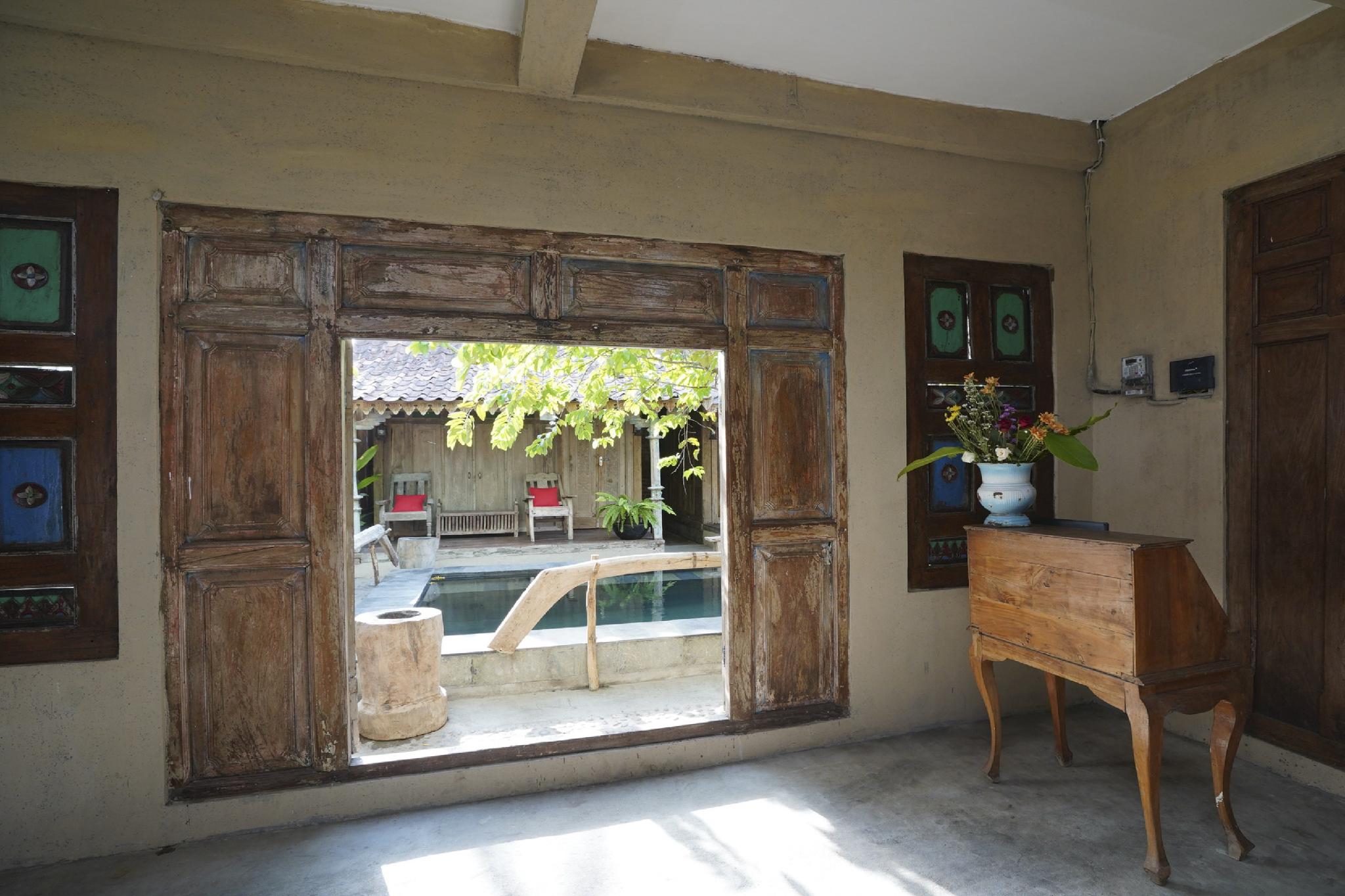 This is the image of the OYO 2523 Kayu Beach Villa #4