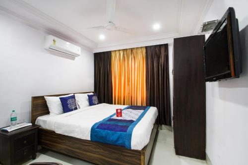 This is the image of the OYO 9627 Hotel Srinivasa Central #5