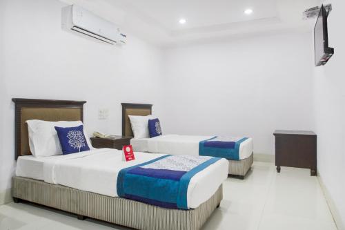 This is the image of the OYO 9627 Hotel Srinivasa Central #2