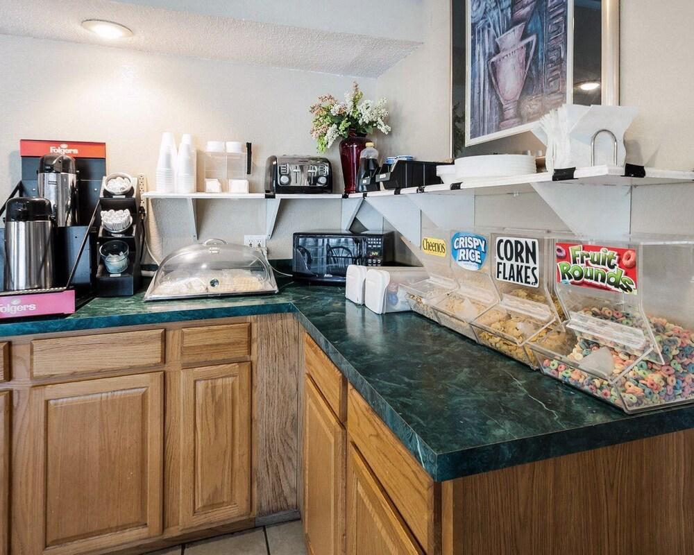 This is the image of the Rodeway Inn & Suites Olathe #3