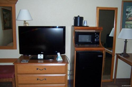 This is the image of the Norwood Inn & Suites Mankato #4