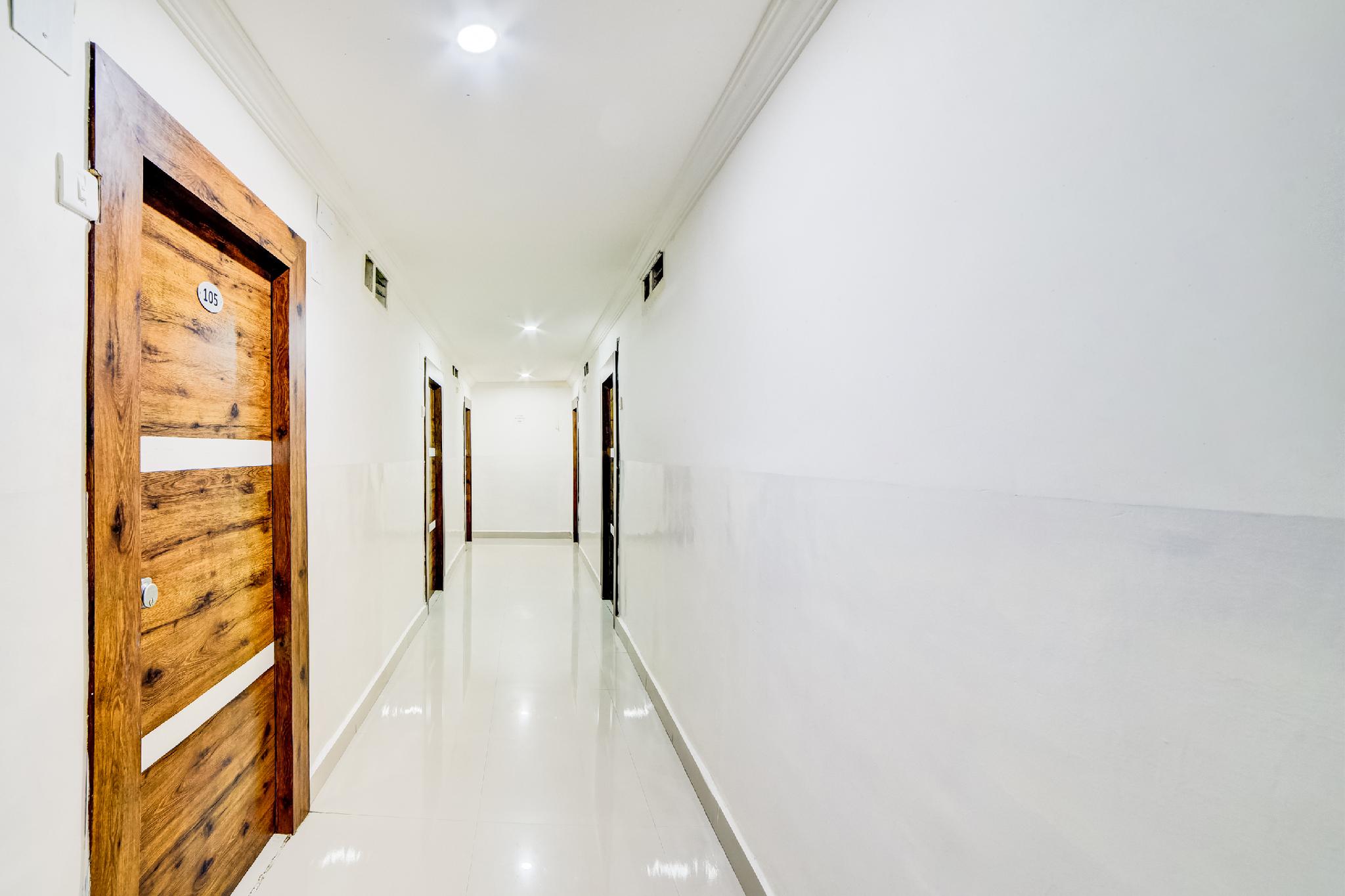 This is the image of the OYO 45679 Hotel Tirumala Grand #5