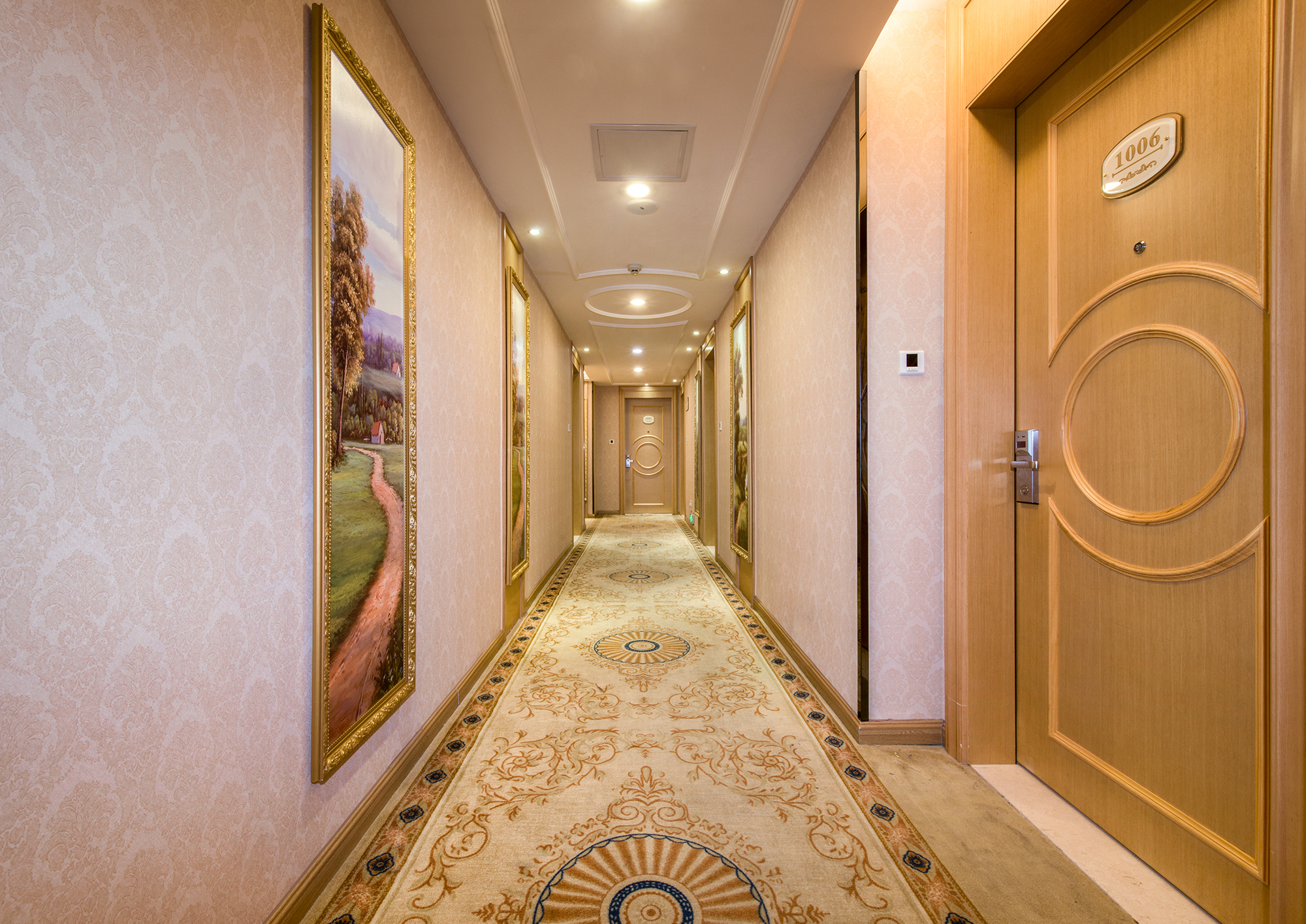 This is the image of the Vienna 3 Best Hotel Guangzhou Haizhu Canton Tower #4