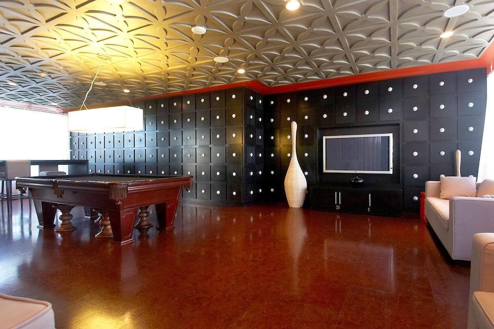 This is the image of the Whitehall Suites - Yorkville #1