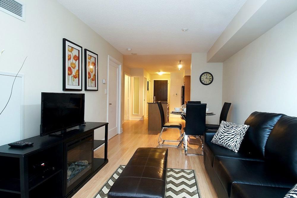 This is the image of the Whitehall Suites - Yorkville #4