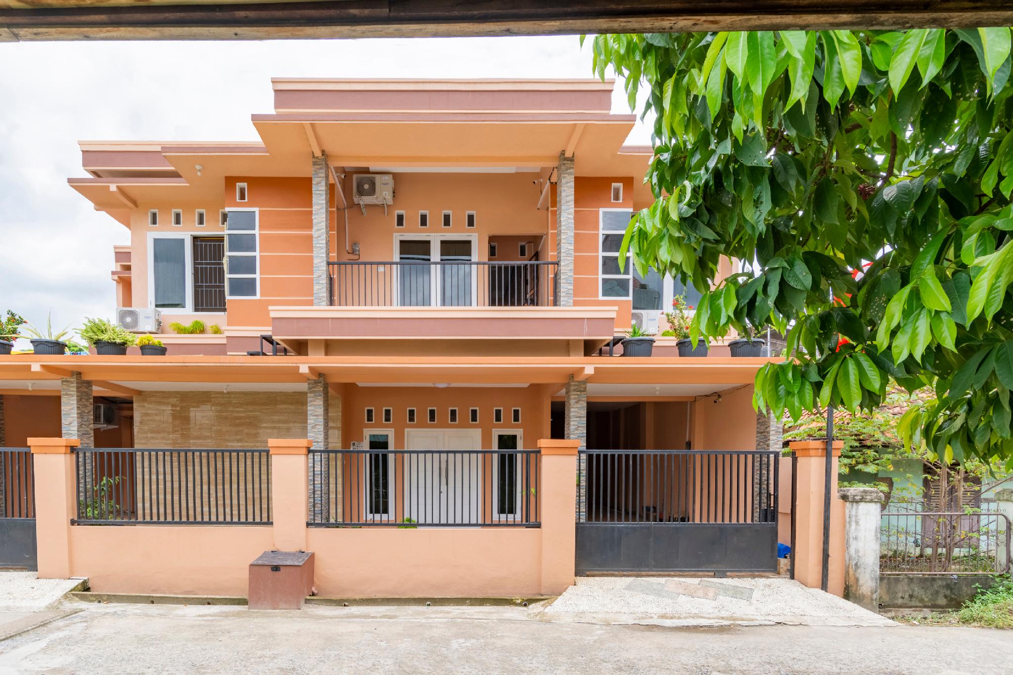 This is the image of the OYO 2898 kost Irfani #2