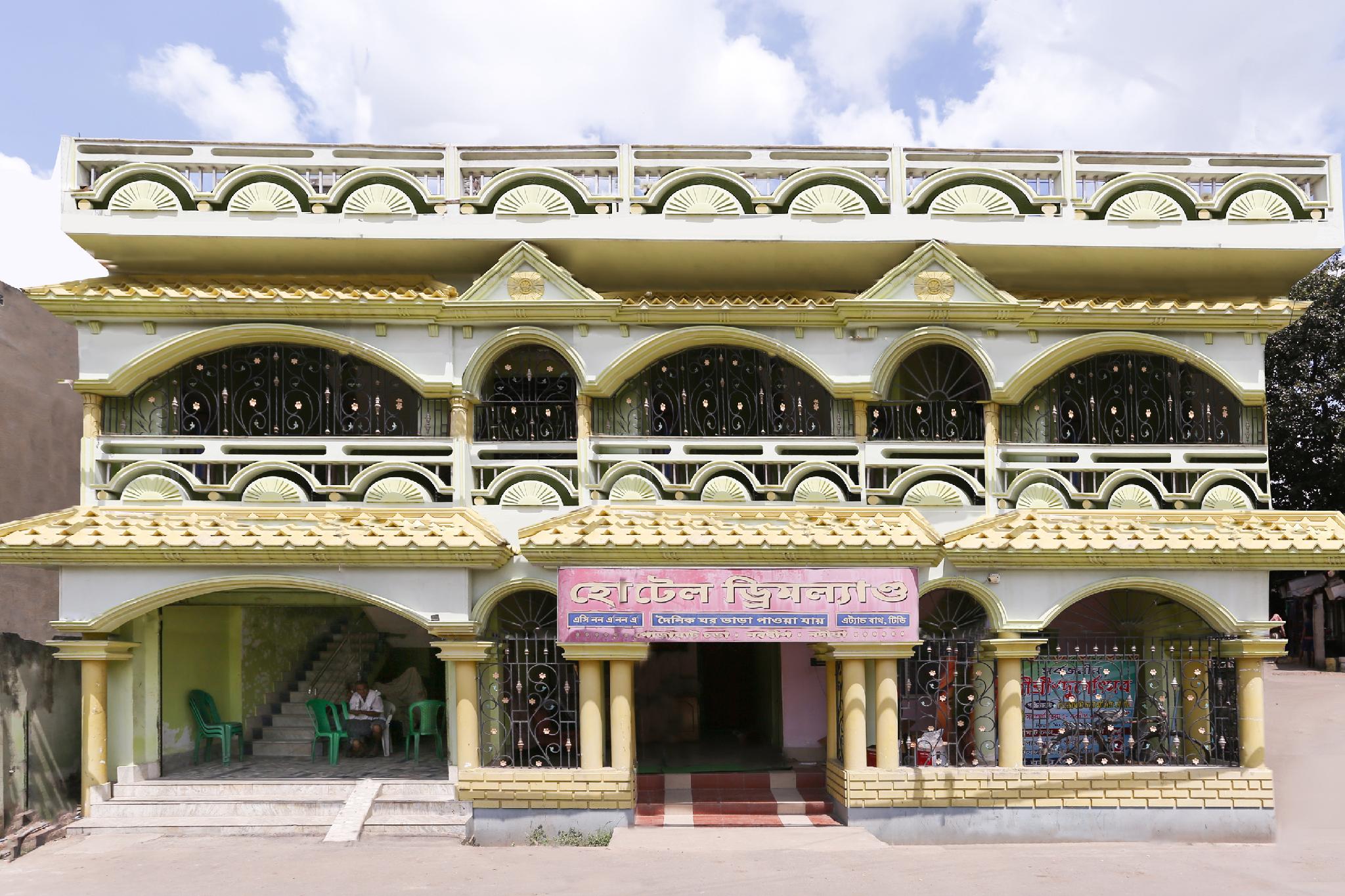 This is the image of the SPOT ON 61063 Hotel Dreamland #1
