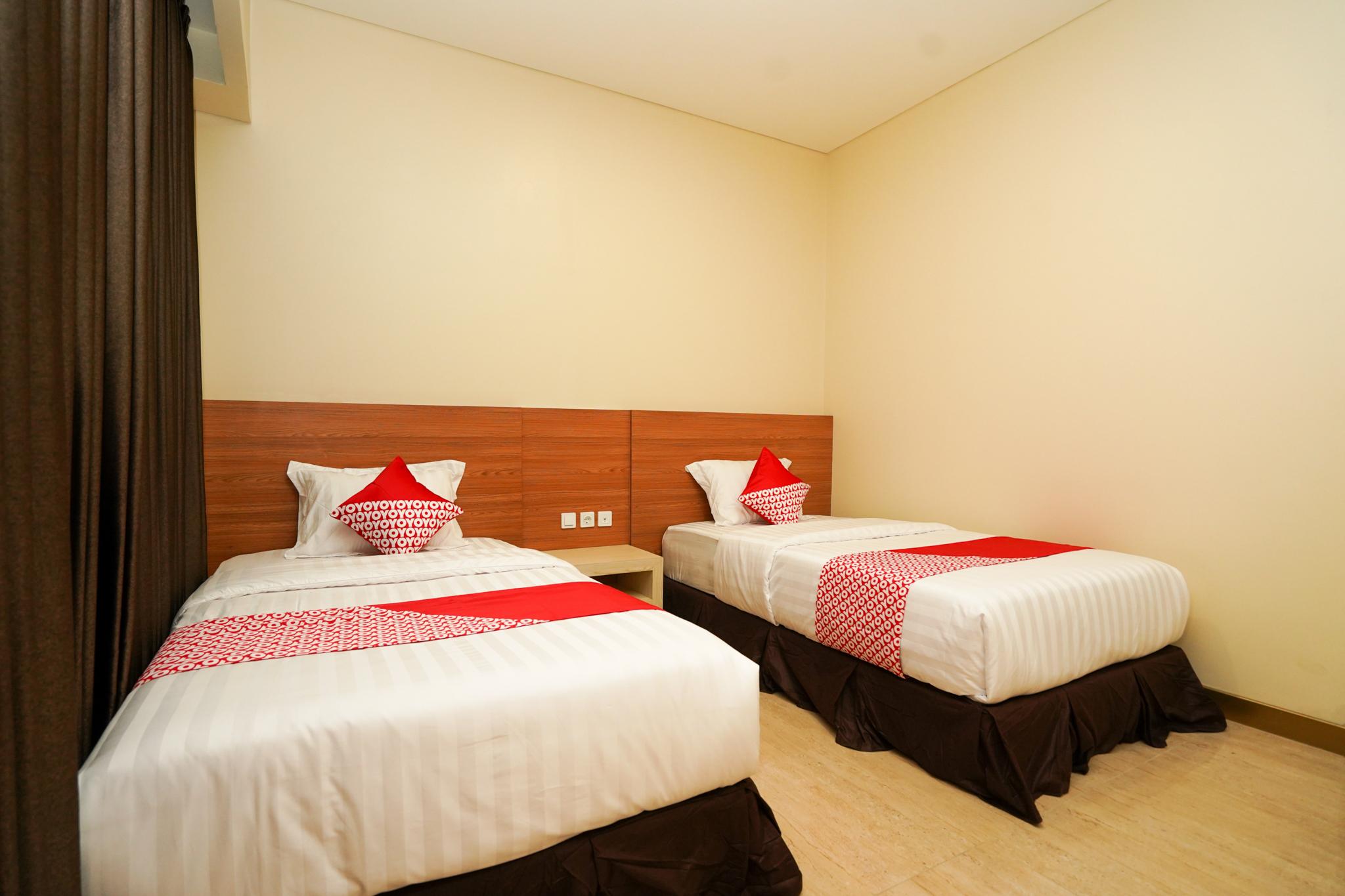 This is the image of the OYO 1330 Hotel Cahaya 3 #1