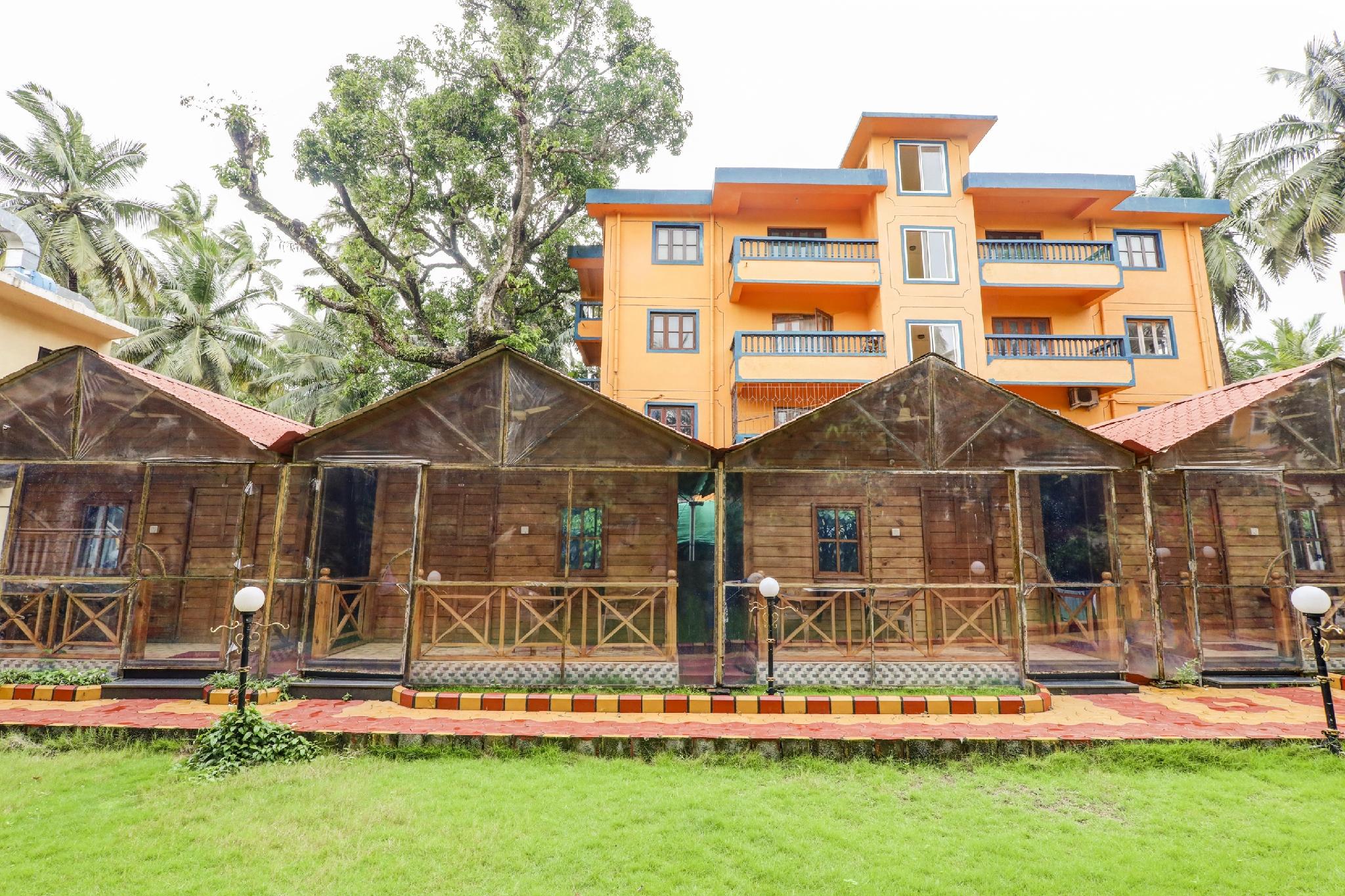 This is the image of the OYO 47980 Classic Cottages Candolim #1