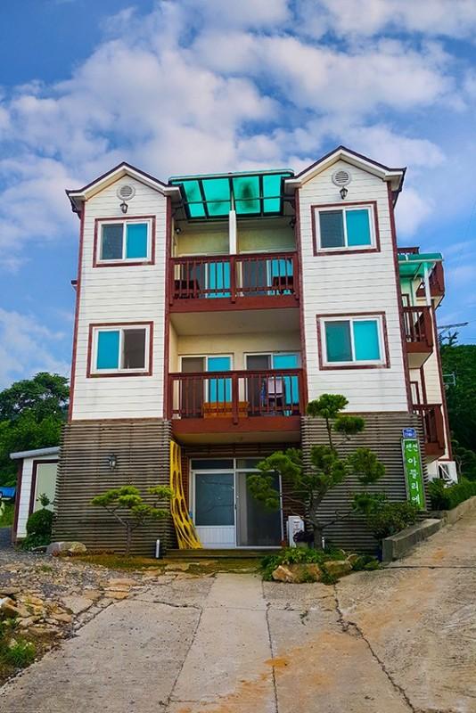 This is the image of the Ganghwado Atelier Pension #4