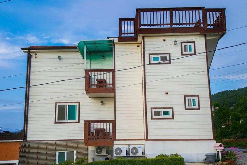 This is the image of the Ganghwado Atelier Pension #5