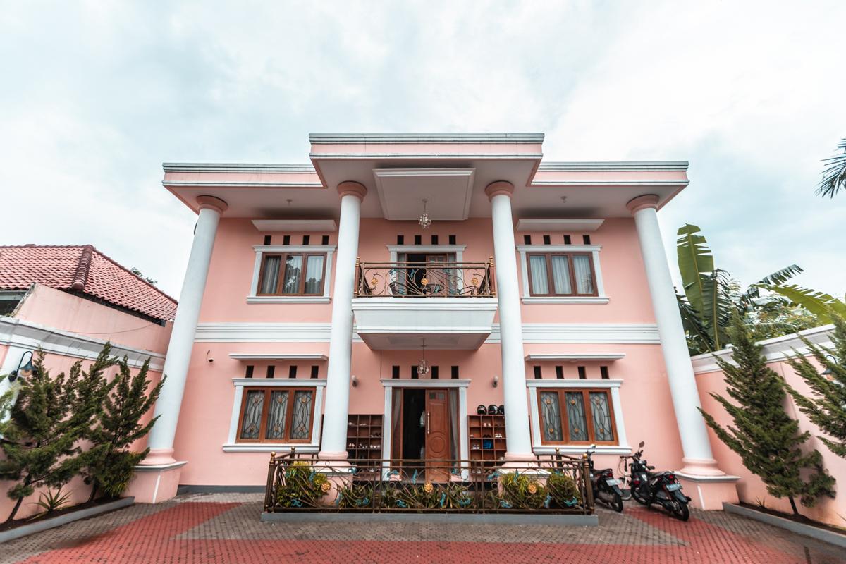 This is the image of the OYO Life 2337 Pondok Cimanggu #1