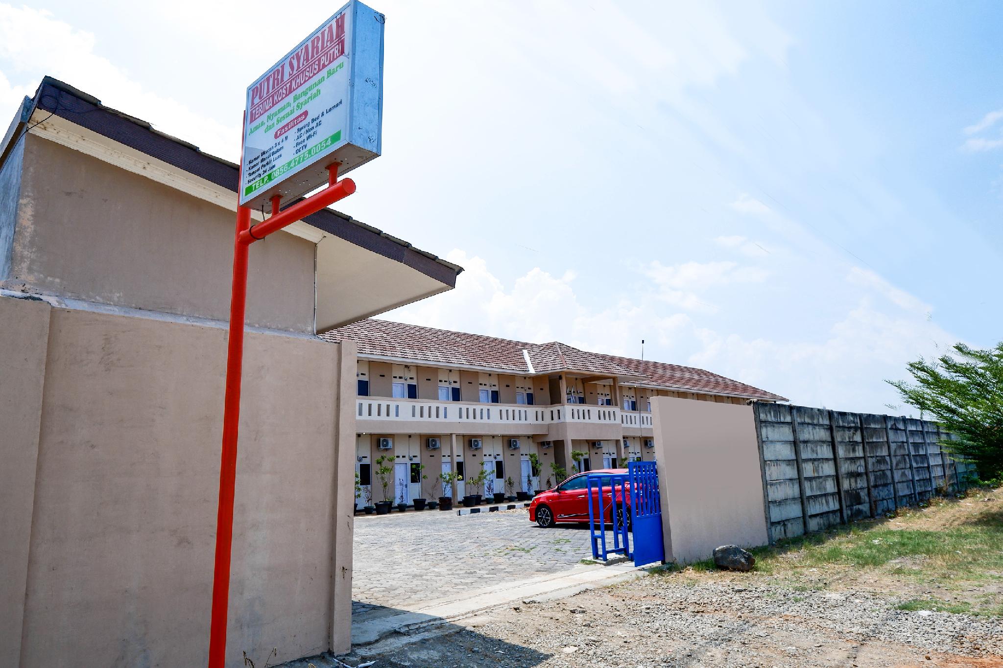 This is the image of the SPOT ON 2027 Putri Guest House Syariah #5