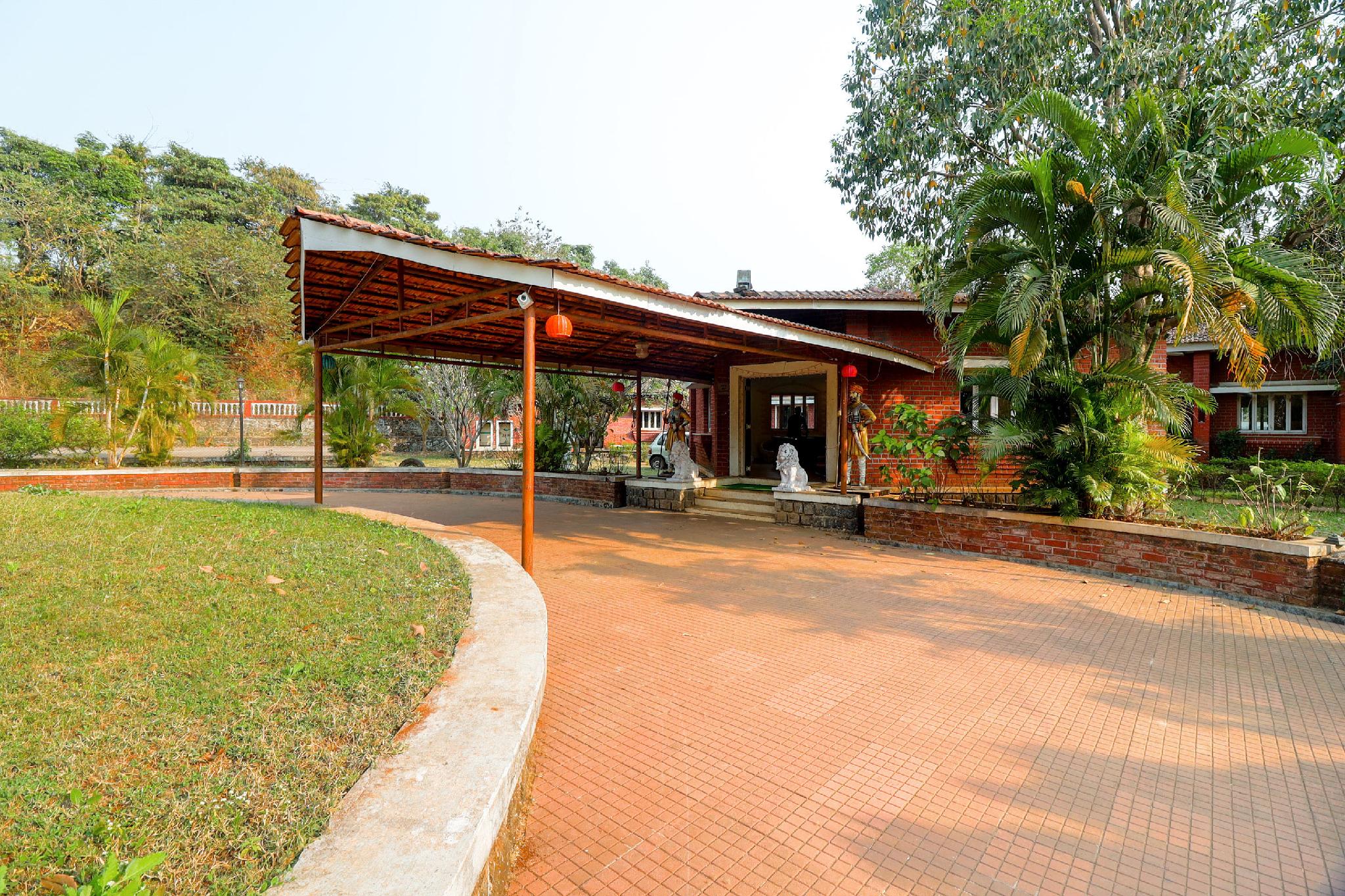 This is the image of the OYO Home 61483 Nature View River Forest Resort Neral #1