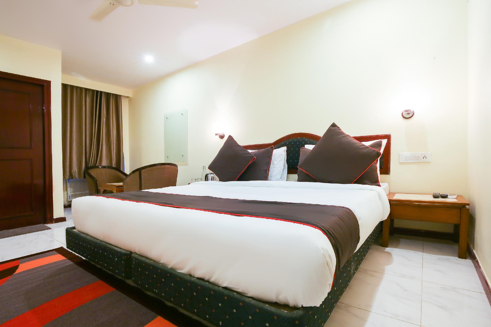 This is the image of the Collection O 50200 Presidency Inn Hazratganj #3