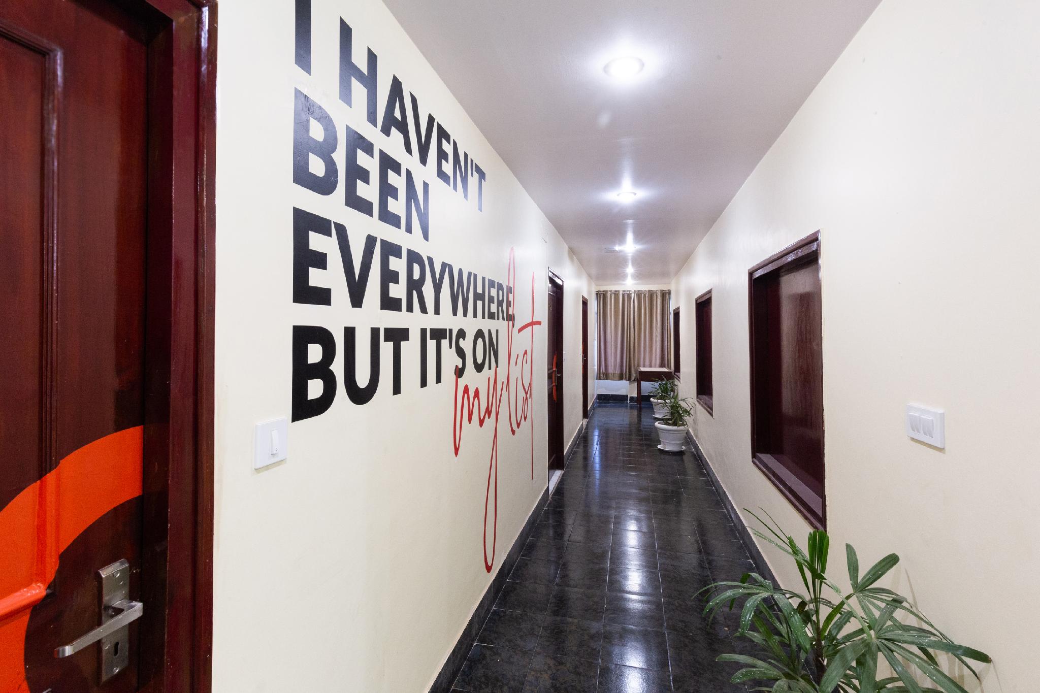 This is the image of the Collection O 50200 Presidency Inn Hazratganj #4