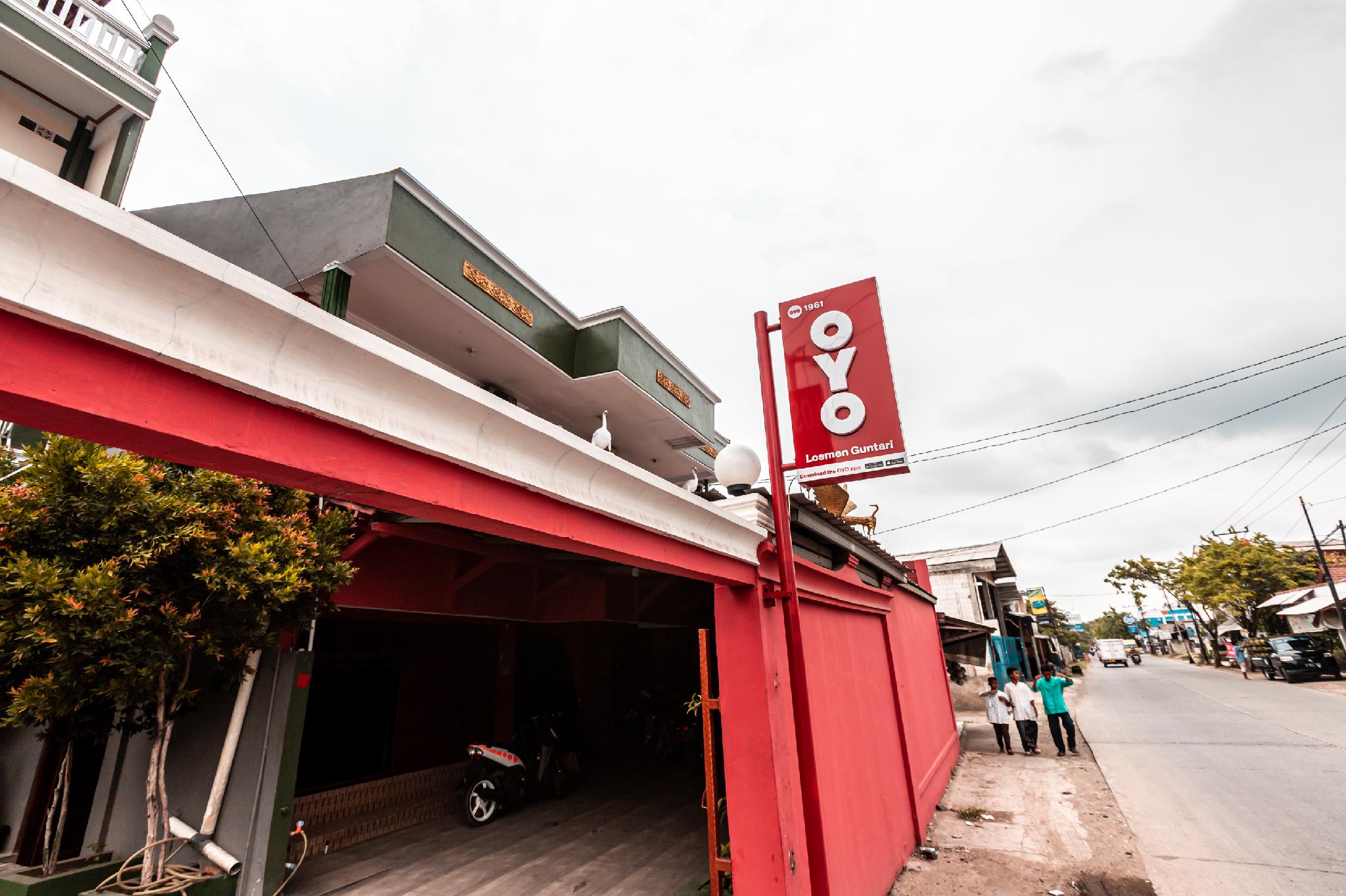 This is the image of the OYO 1961 Losmen Guntari #4