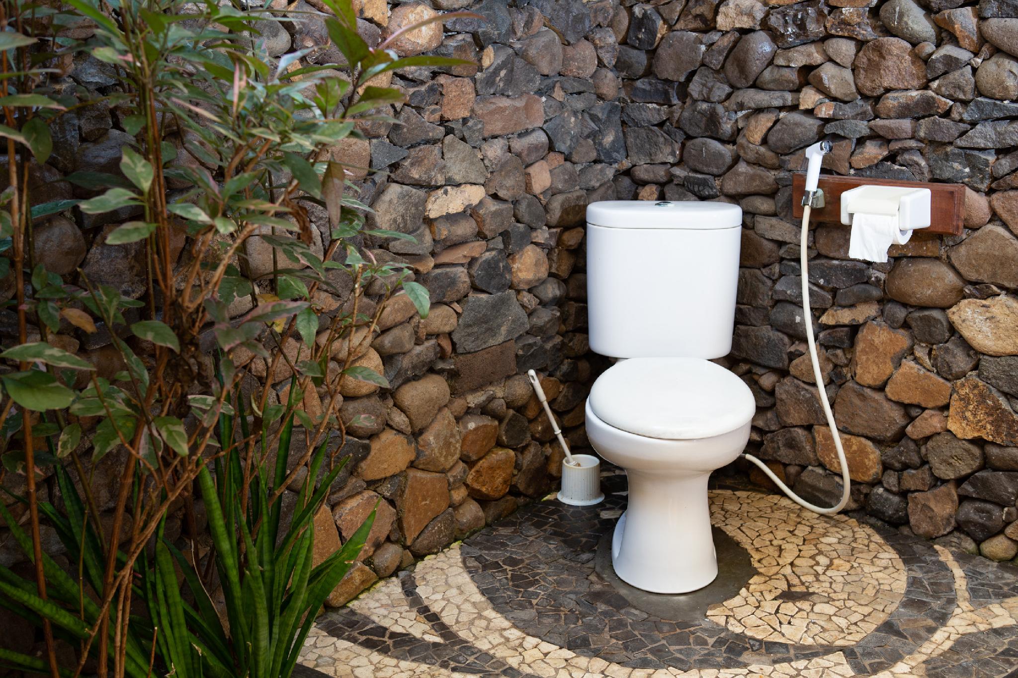 This is the image of the OYO 1045 Sayang Mama Inn #4