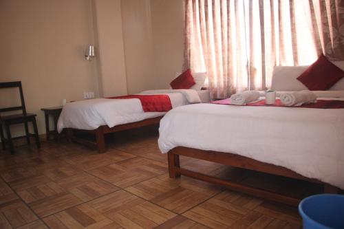 This is the image of the Hotel God Pigeon #5