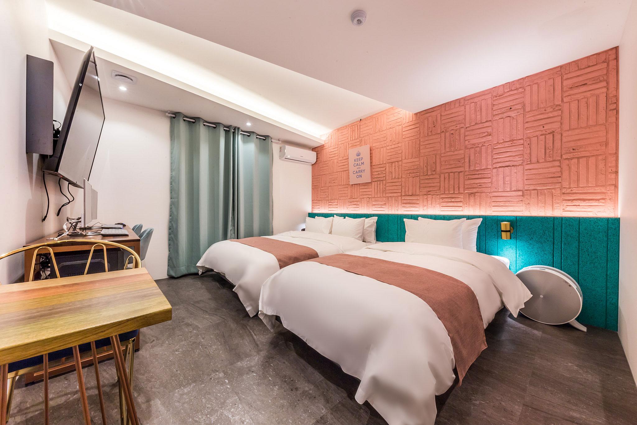 This is the image of the Guri Hotel in Cafe #2