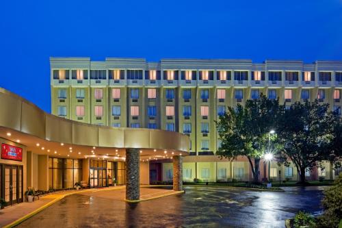 This is the image of the Ramada Plaza by Wyndham Cranbury/S Brunswick Hotel & Conf Ctr #1