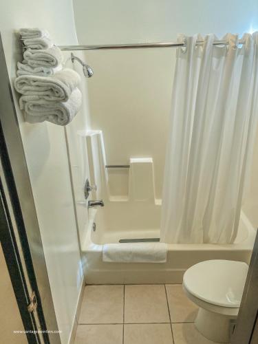 This is the image of the Vantage Point Inn - Woodland Hills #5