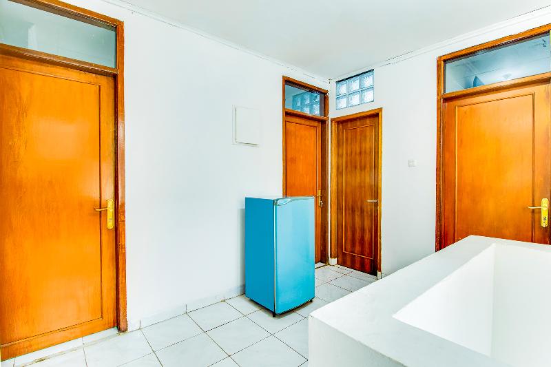 This is the image of the Oyo Life 2388 Kost Teratai #1