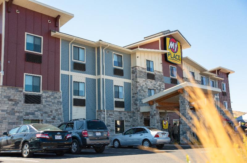 This is the image of the MY PLACE HOTEL HURRICANE #4