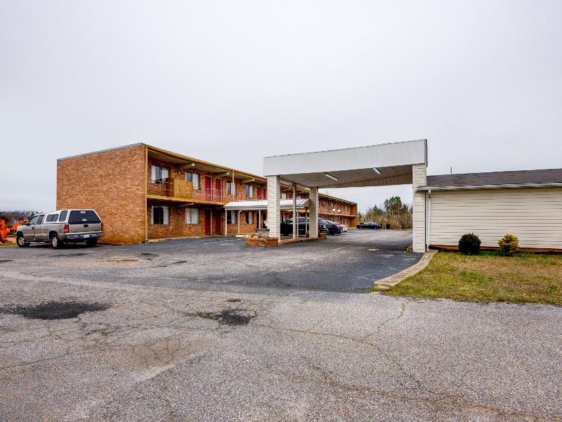 This is the image of the Hotel Mauldin Sc South Main Street #1
