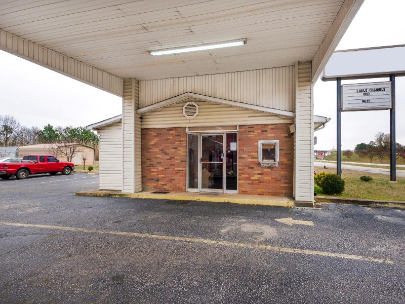 This is the image of the Hotel Mauldin Sc South Main Street #3