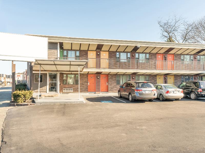This is the image of the Hotel Malden Ma Broadway #3