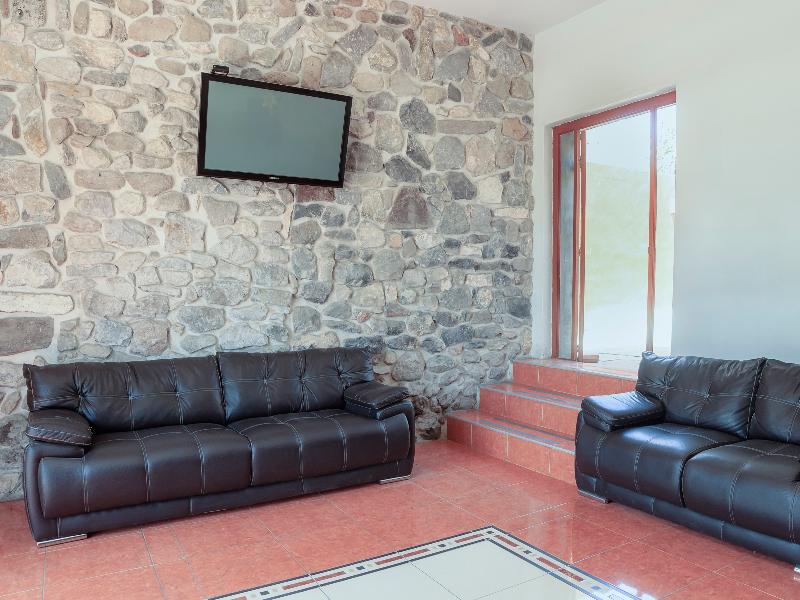 This is the image of the Capital O Del Valle #4