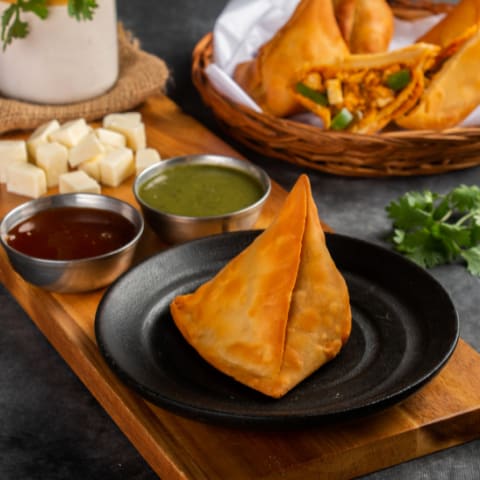 Baked Paneer Samosa