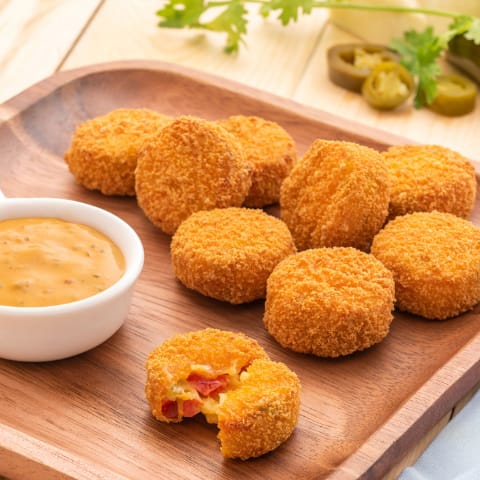 Cheese Jalapeno Poppers With Dip (6 Pcs)