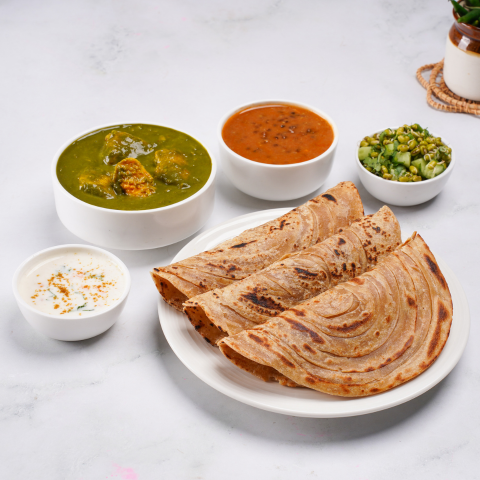 Palak chicken fit thali