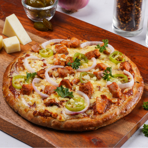 8" indie chicken tikka pizza