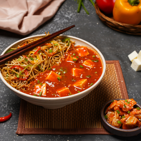 Chilli garlic paneer hakka noodles bowl