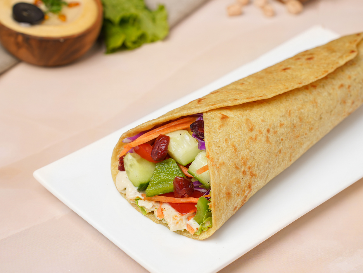 Classic hummus roll