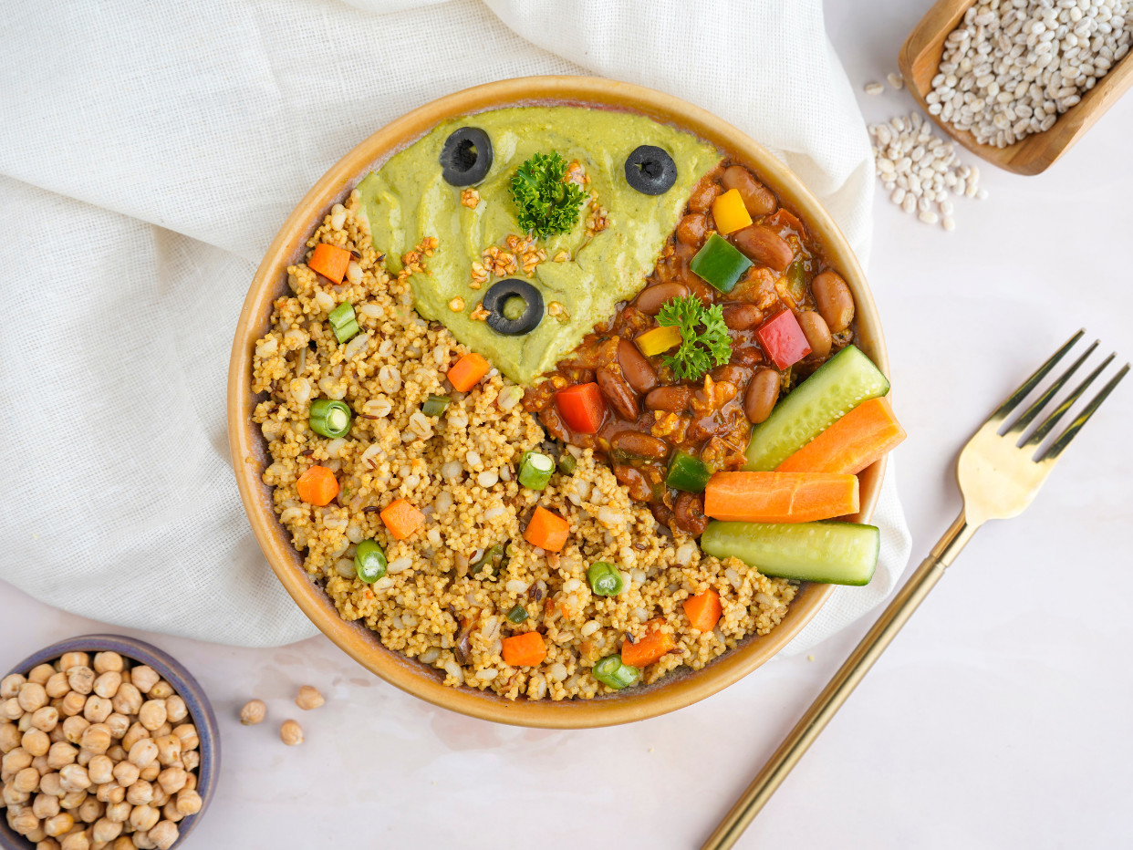 Pesto hummus millet bowl veg