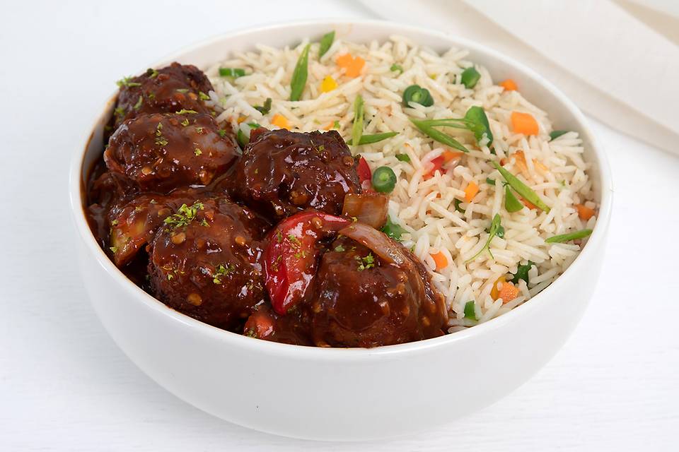 Veg Manchurian Gravy With Fried Rice (Bowl)